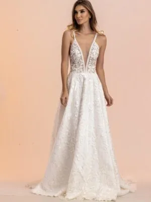 Vestido de noiva Lilla: decote em V profundo, alças finas e bordado em toda a peça. Coleção Ateliê Guinza
