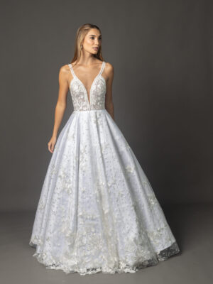 vestido de noiva de alça com decote profundo e delicado tecido com bordados em renda